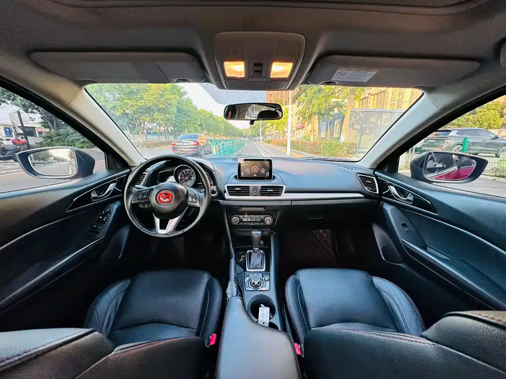 Mazda Mazda3 3 2016 2.0L AT Flagship