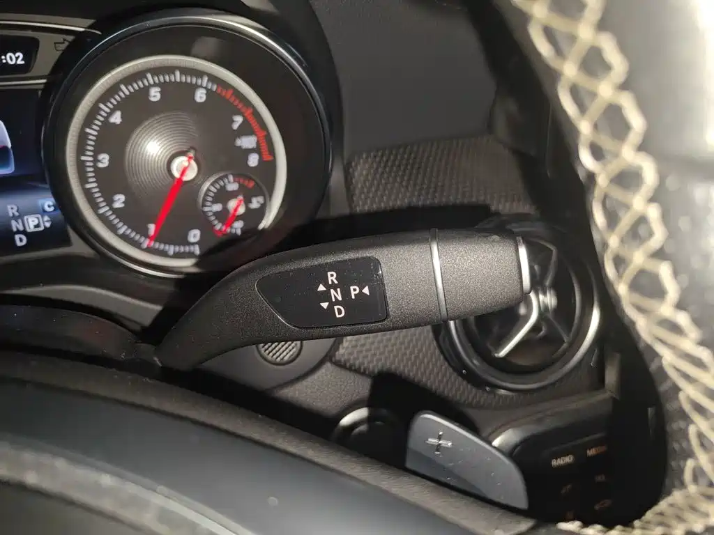 Mercedes-Benz GLA — миниатюра 10