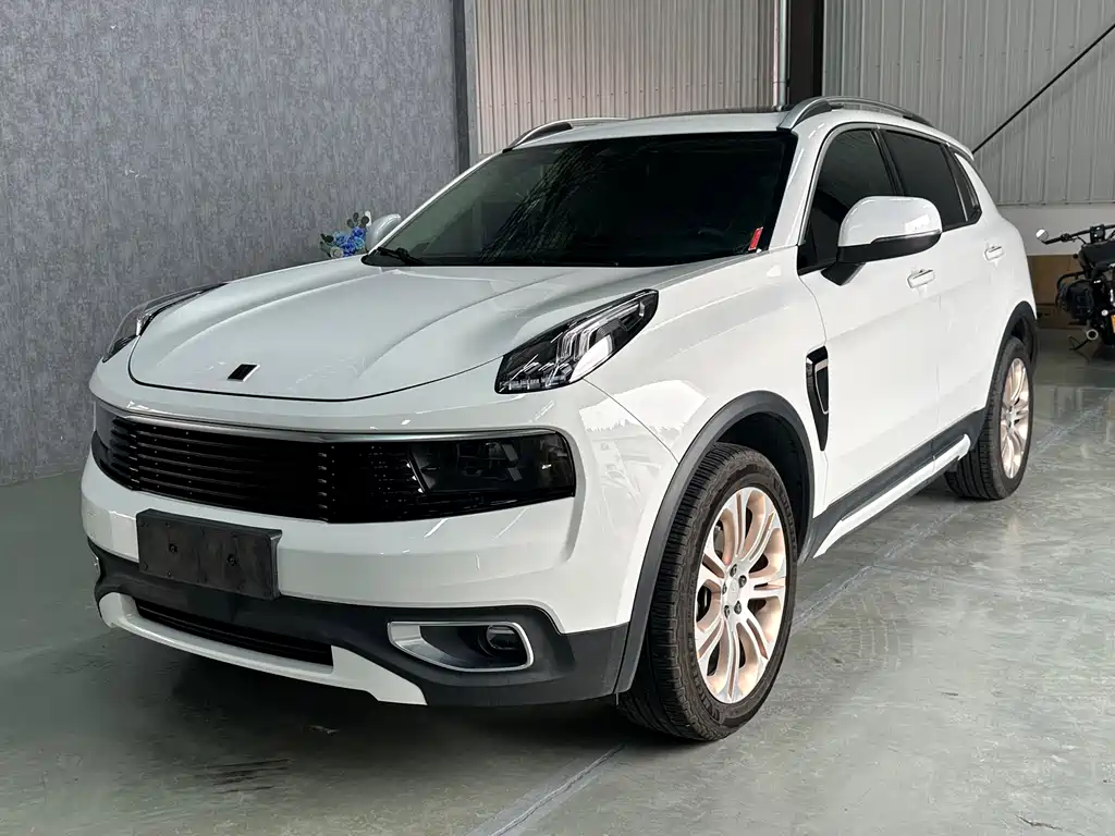 Купить Lynk & Co 01