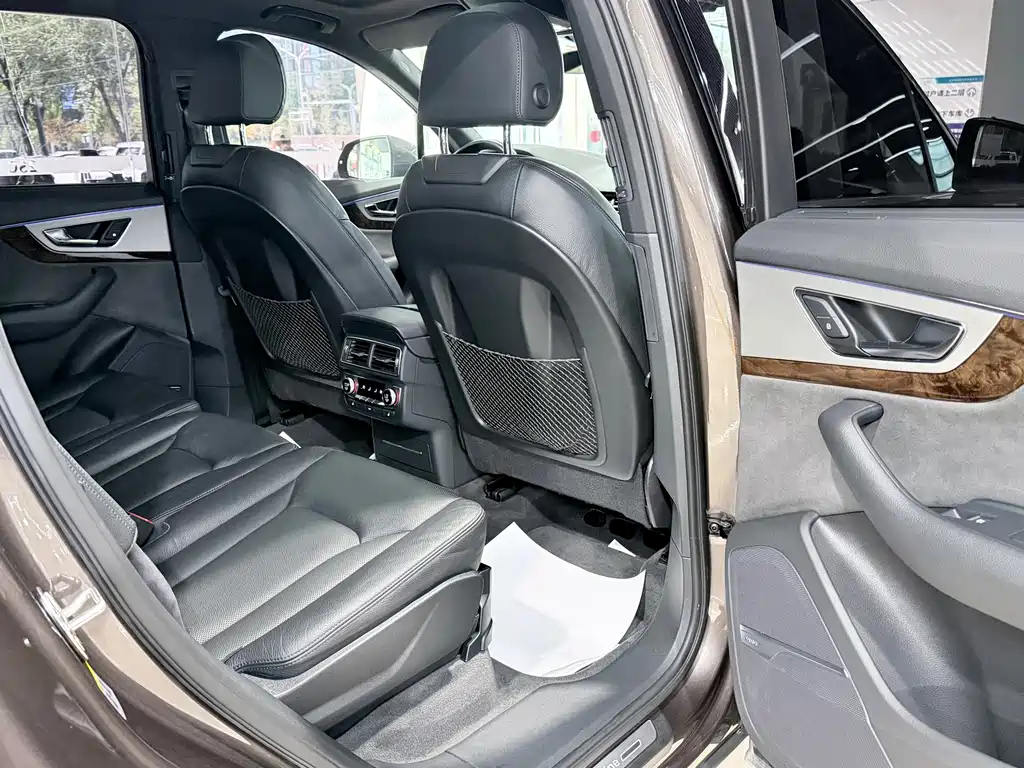 Audi Q7 — миниатюра 16