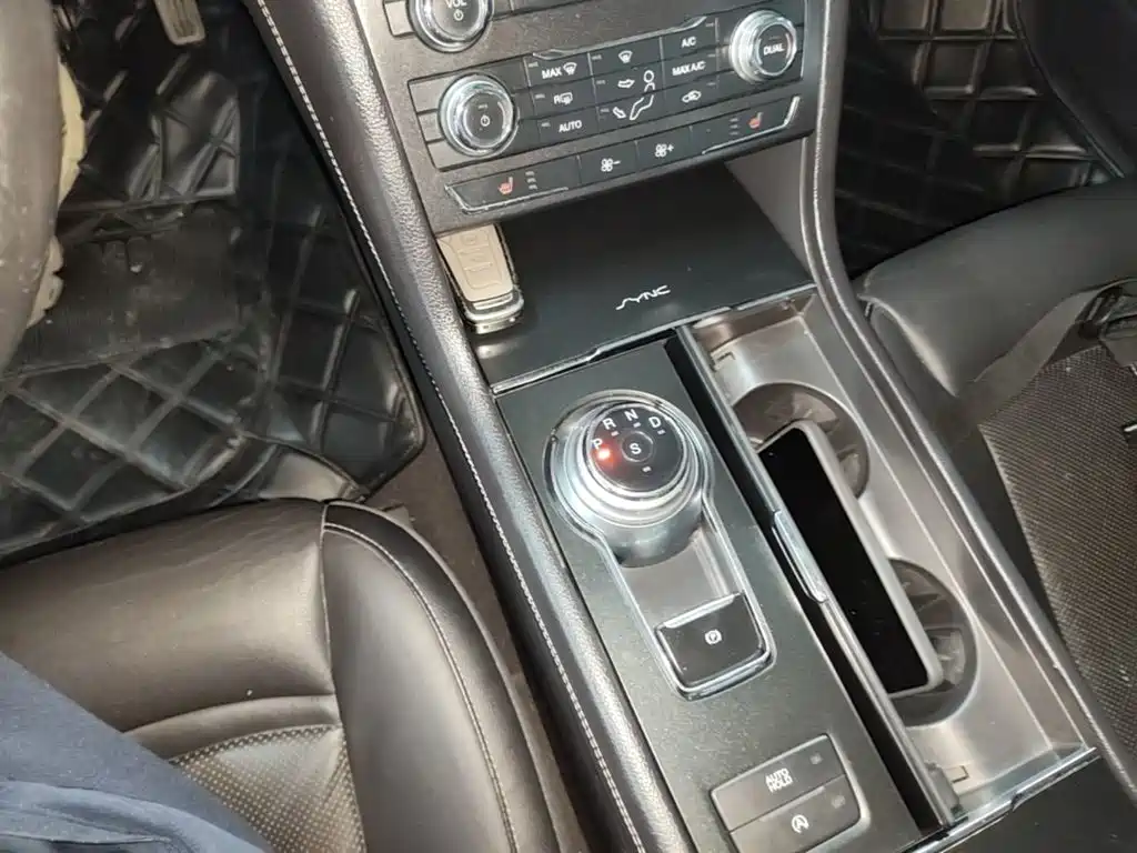 Ford Taurus — миниатюра 14