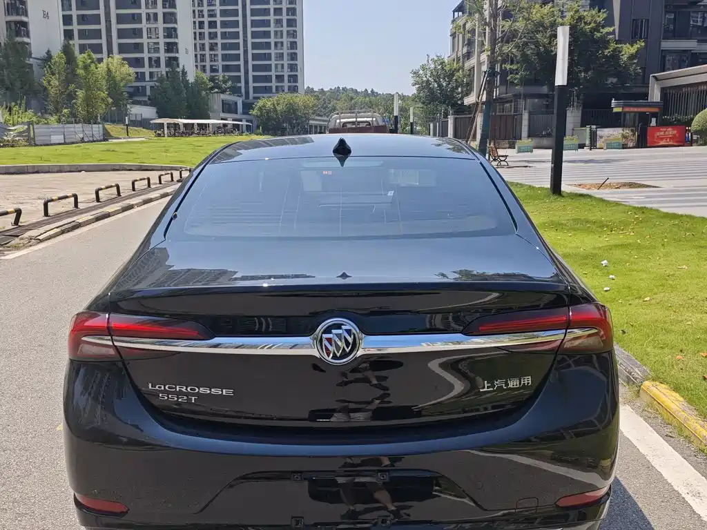 Buick LaCrosse — миниатюра 8