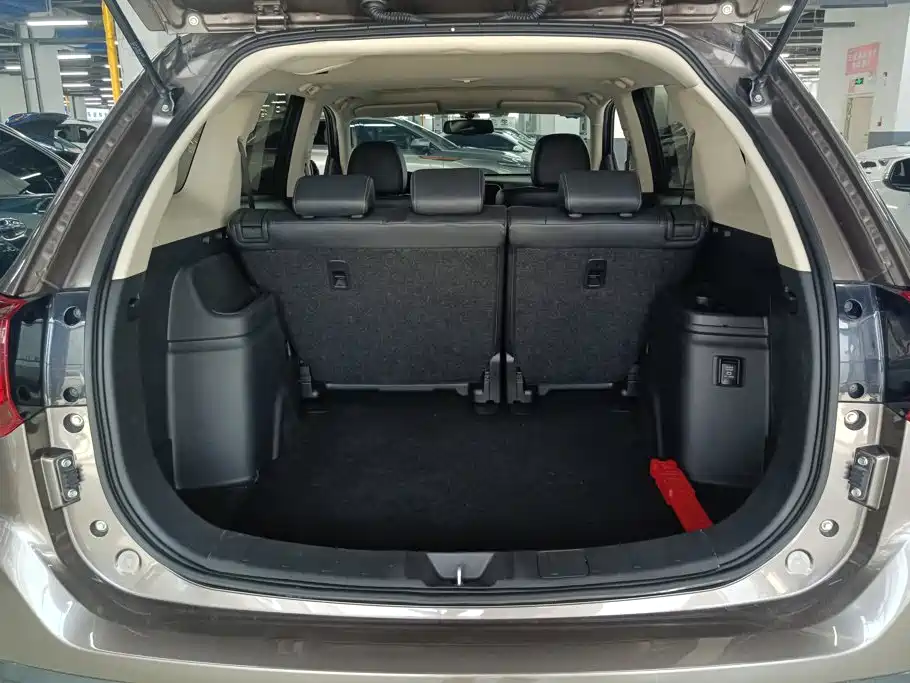 Mitsubishi Outlander — миниатюра 4