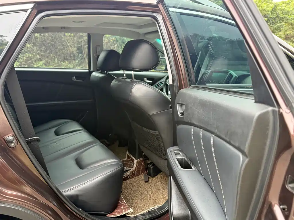 LUXGEN EXCELLENT 6 SUV