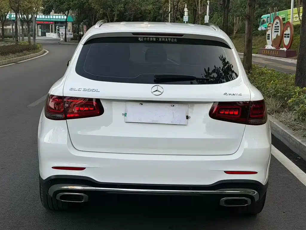 MERCEDES-BENZ GLC