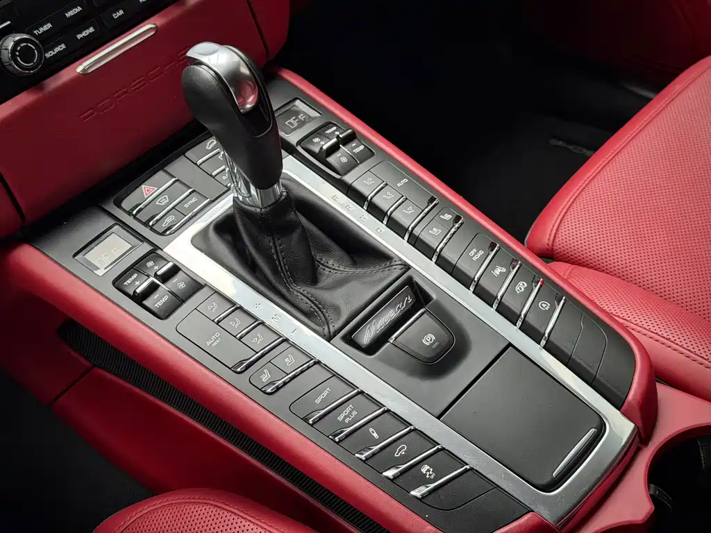 Porsche Macan — миниатюра 10
