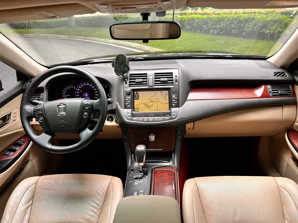 Toyota Crown 2010 3.0L Royal Saloon