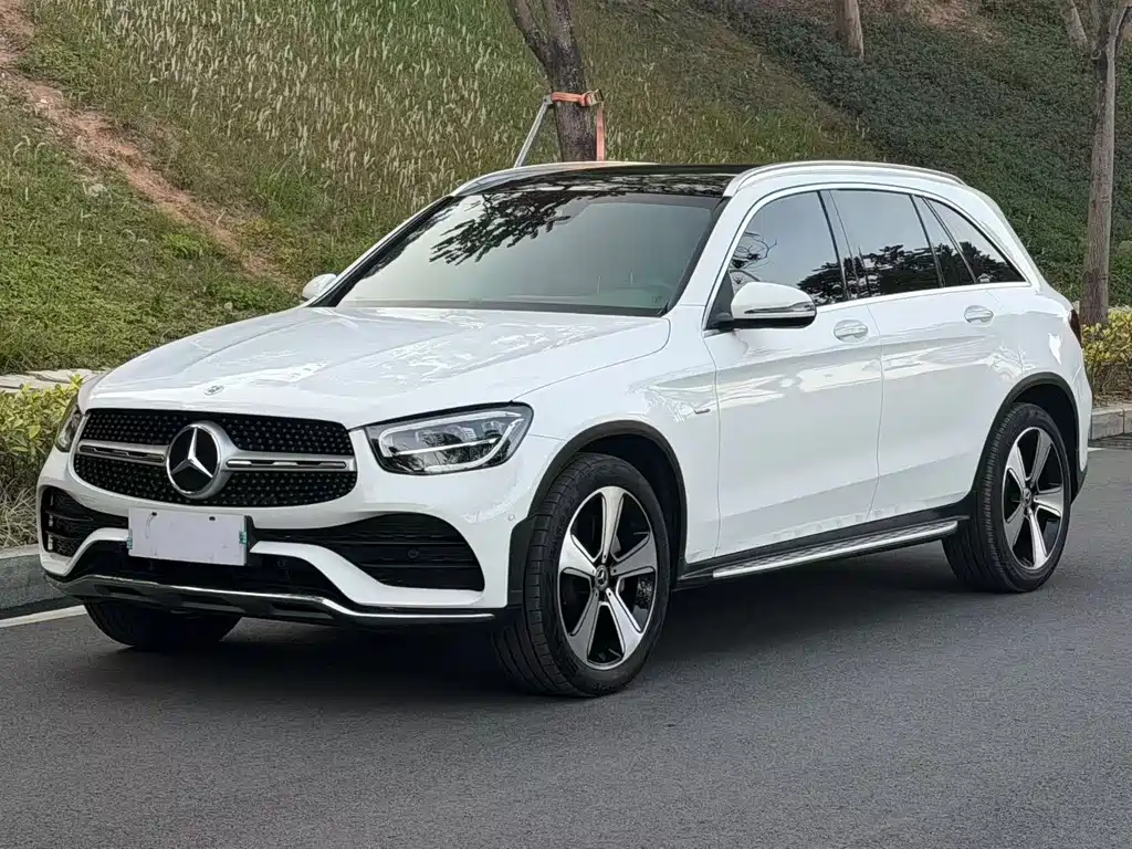 MERCEDES-BENZ GLC