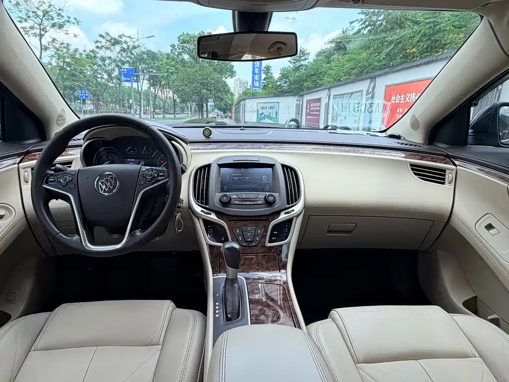 Buick LaCrosse — миниатюра 10