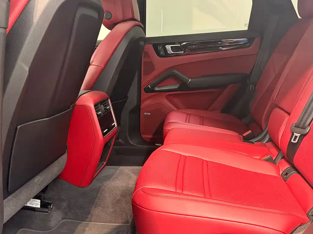 Porsche Cayenne Hybrid — миниатюра 9