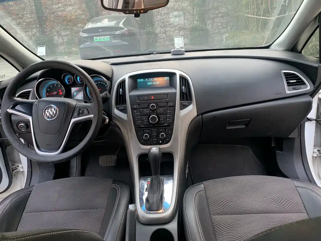 Buick Excelle — миниатюра 7