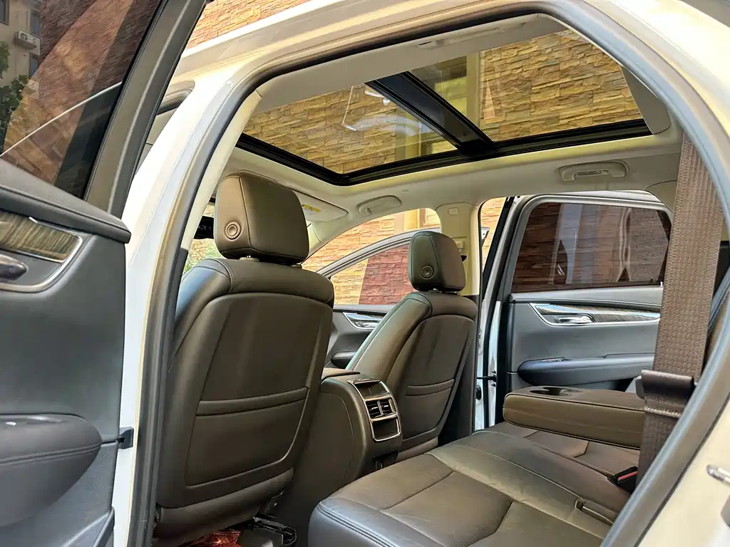 Cadillac XT5 — миниатюра 5