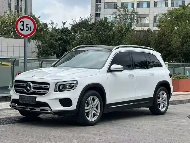 MERCEDES-BENZ GLB