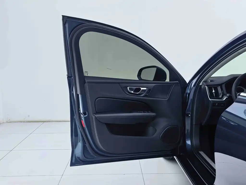 Volvo S60 — миниатюра 27