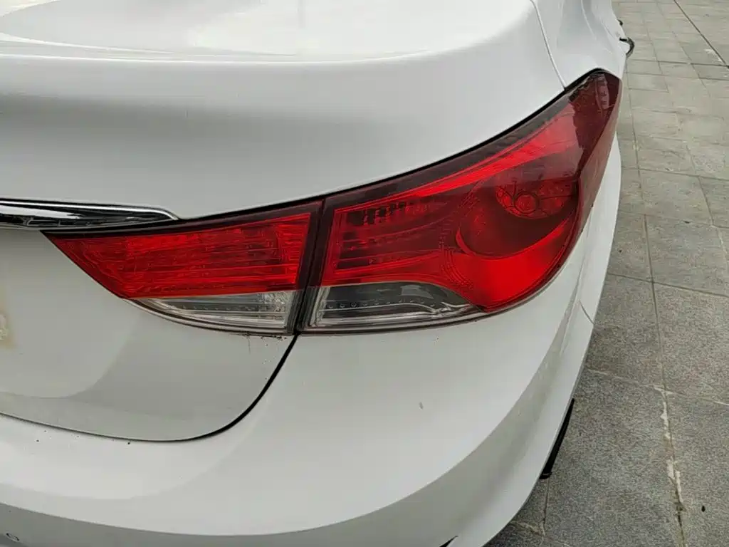 Hyundai Elantra Langdong — миниатюра 8