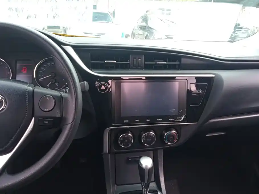 Toyota Corolla — миниатюра 13