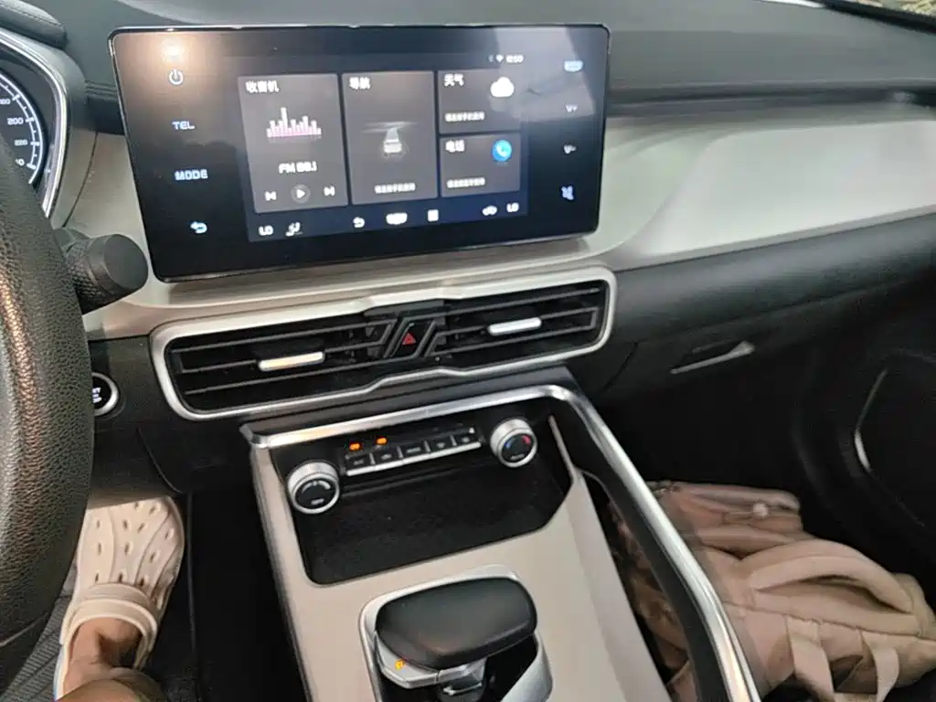 Geely Binyue — миниатюра 13