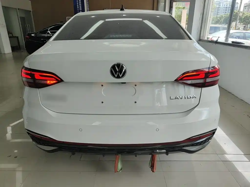 Volkswagen Lavida — миниатюра 6
