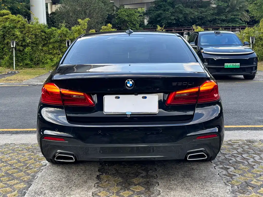 BMW 5 Series — миниатюра 12