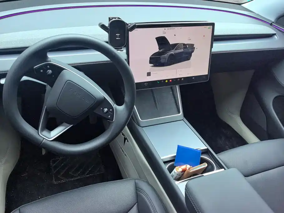 Tesla Model Y — миниатюра 12