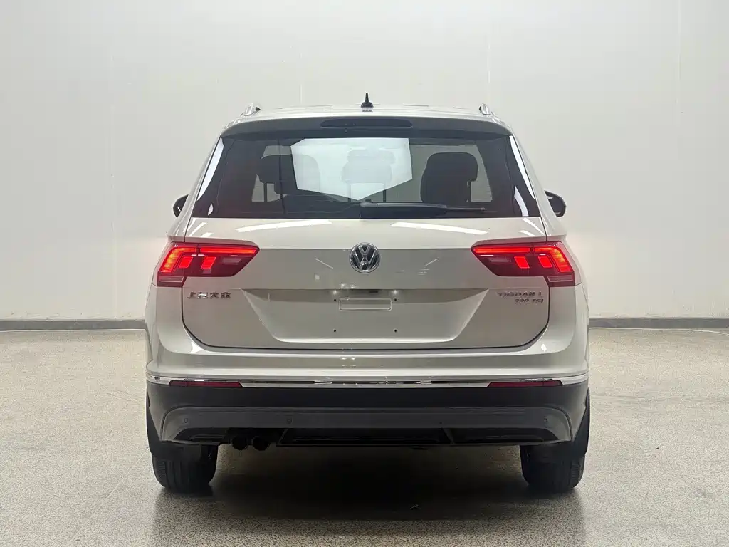 Volkswagen Tiguan L — миниатюра 30