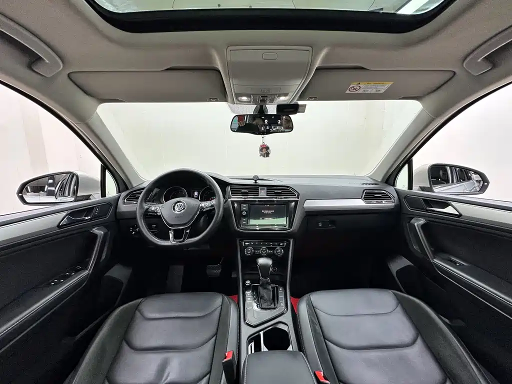Volkswagen Tiguan L — миниатюра 14