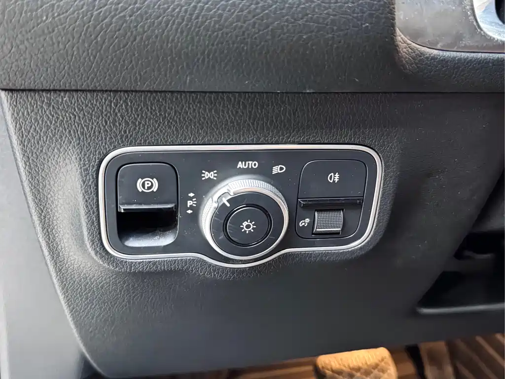 Mercedes-Benz GLB — миниатюра 14