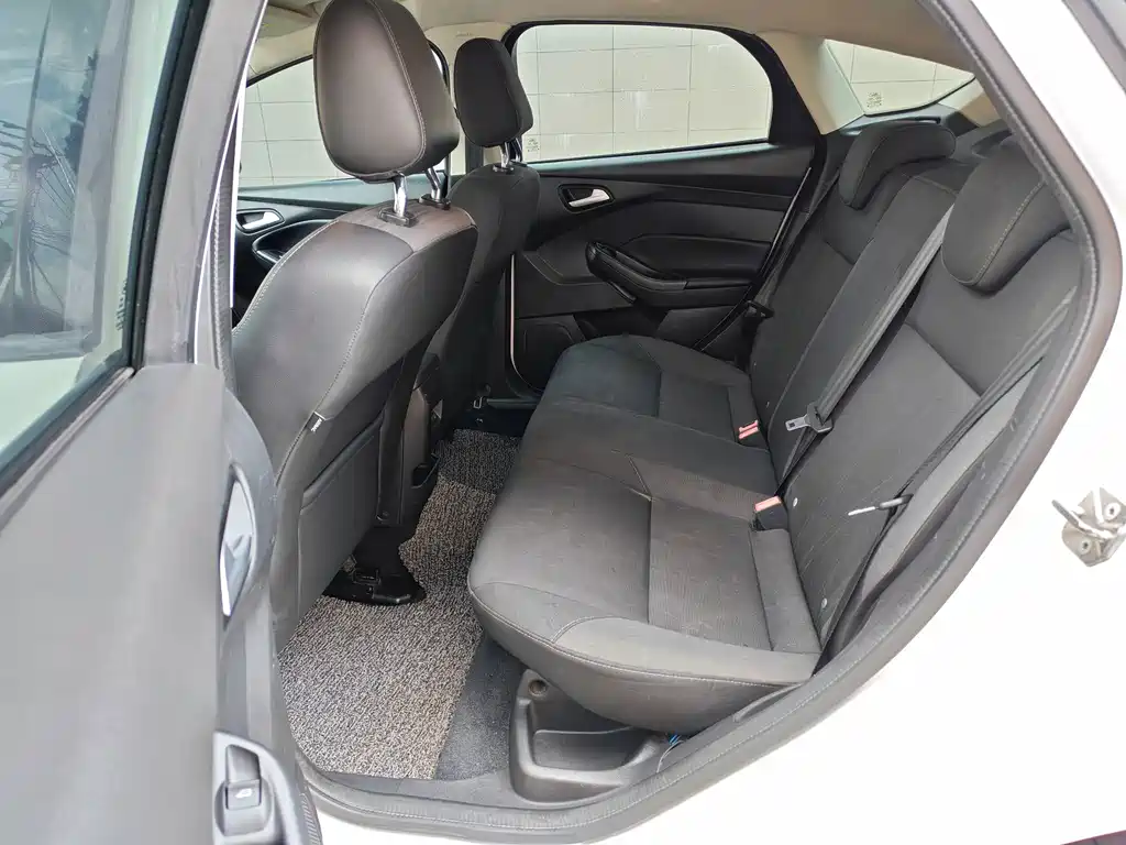 Ford Focus — миниатюра 6
