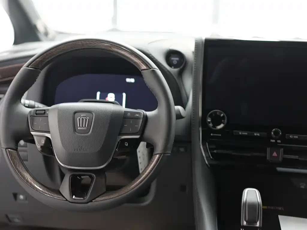 Toyota Vellfire 2024 2.5L