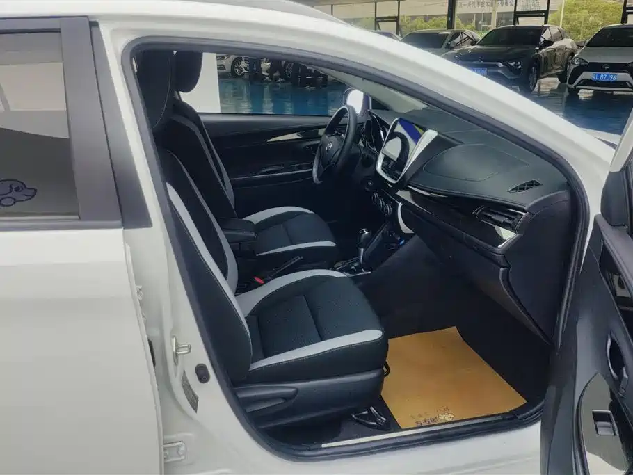 TOYOTA YARIS L ZHIXUAN