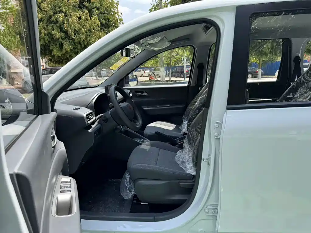 Wuling Hongguang EV — миниатюра 9