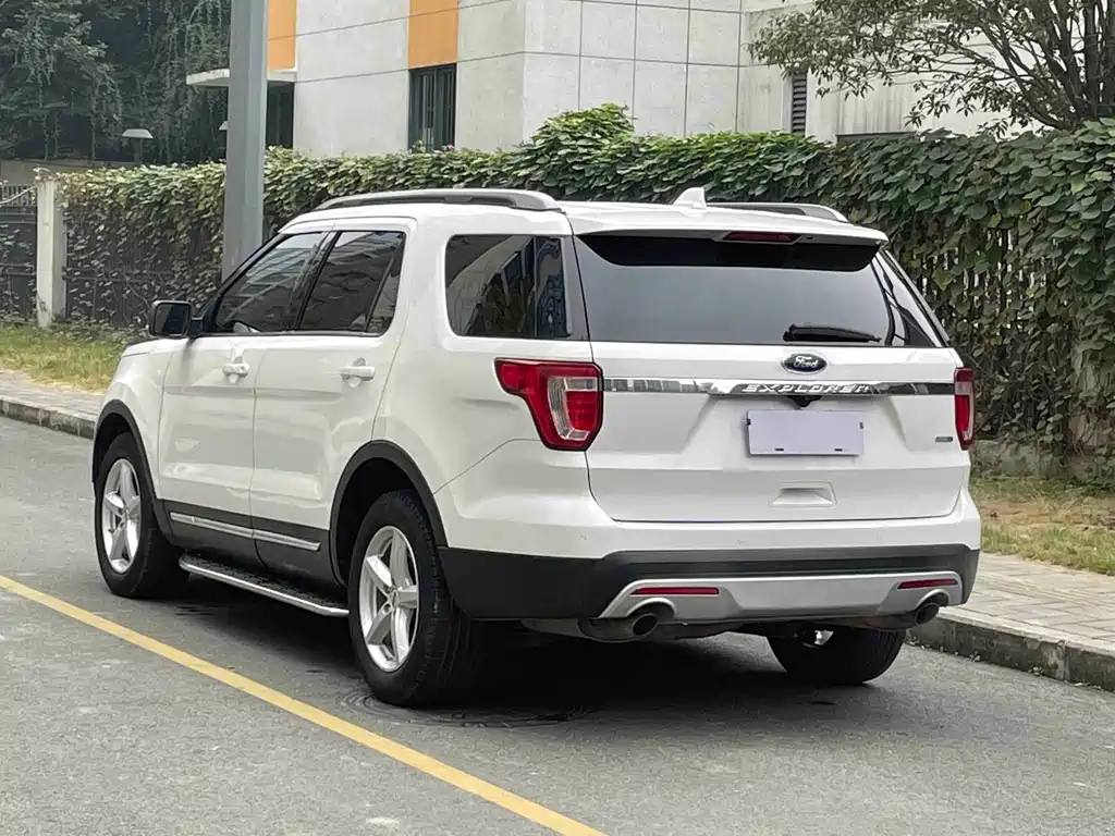 FORD EXPLORER