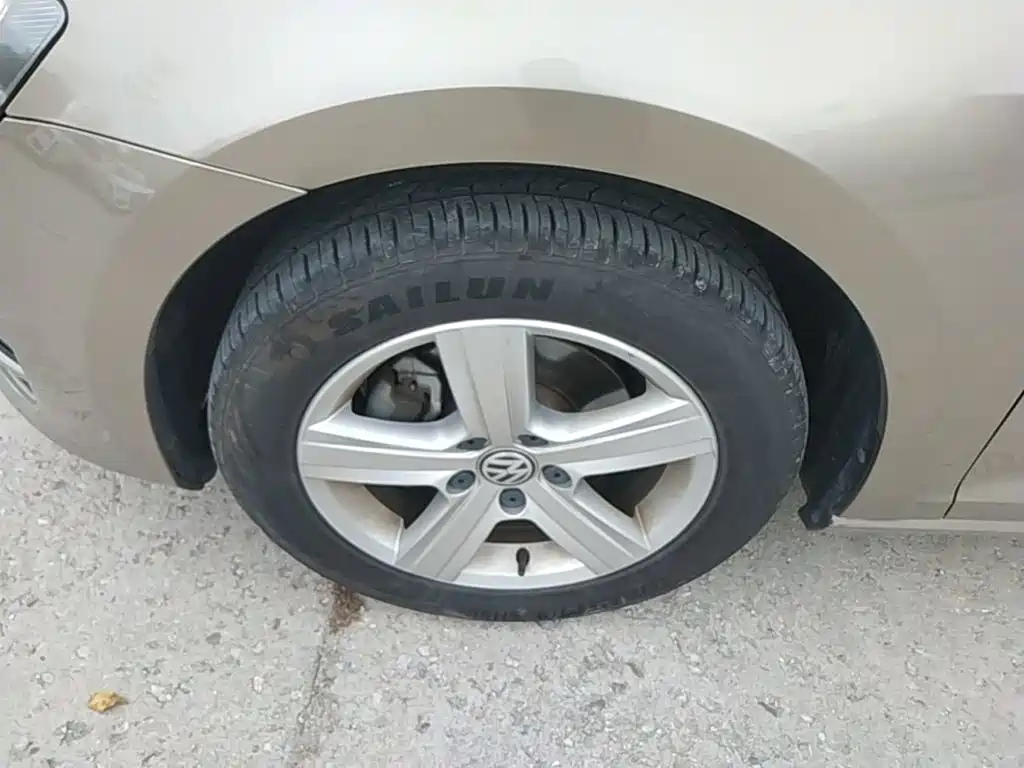 Volkswagen Golf — миниатюра 23