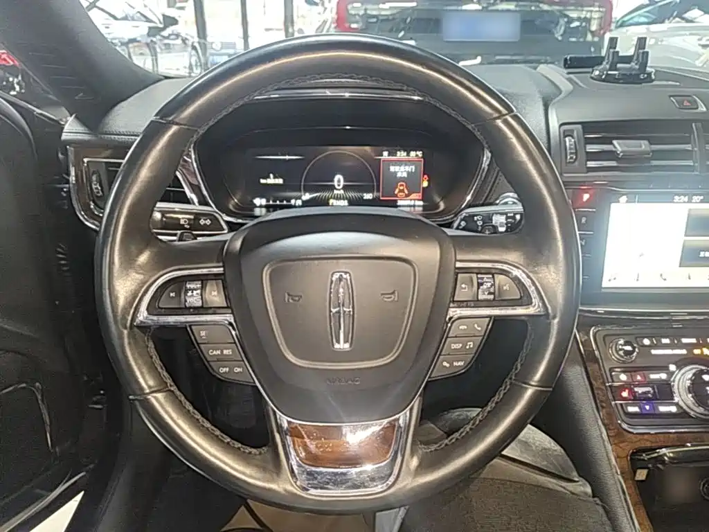 Lincoln Continental — миниатюра 11