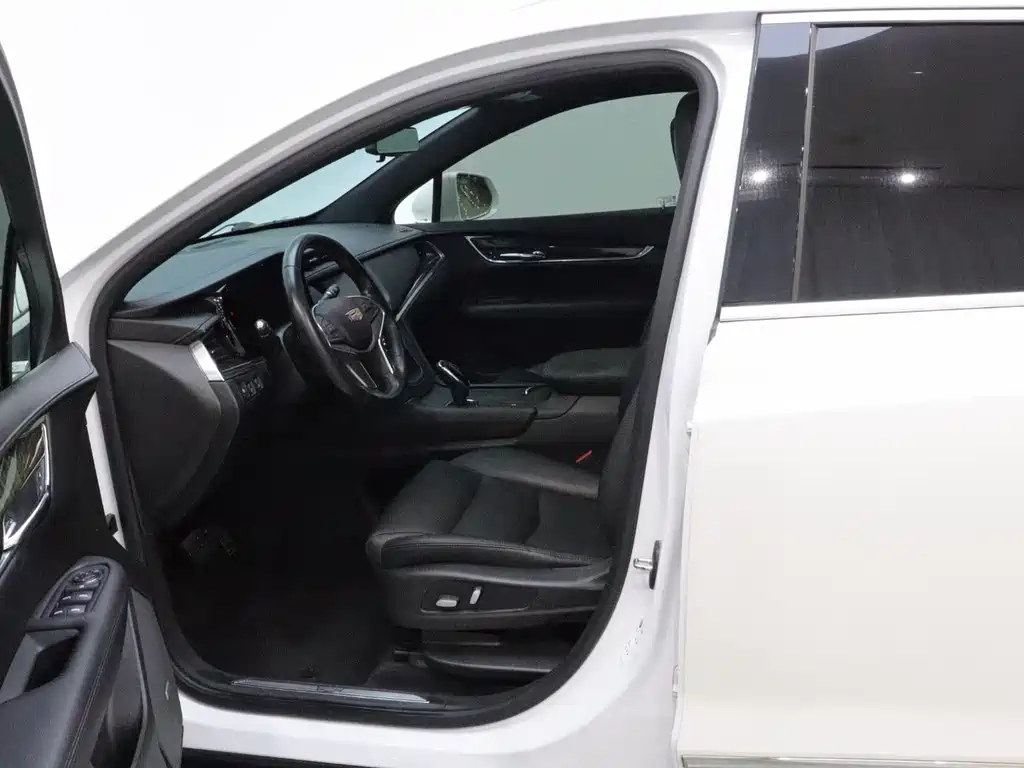 Cadillac XT5 — миниатюра 11