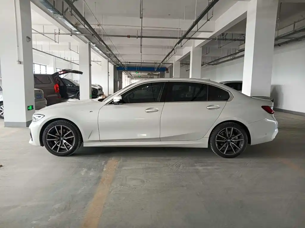 BMW 3 Series — миниатюра 3