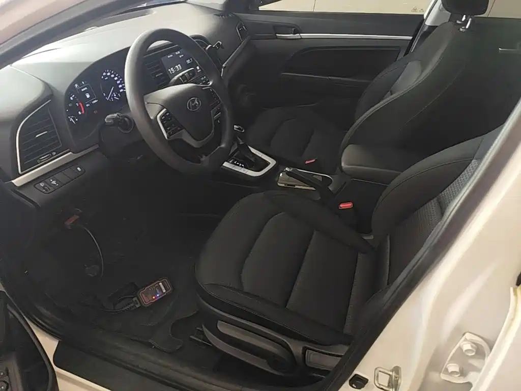 Hyundai Elantra — миниатюра 15