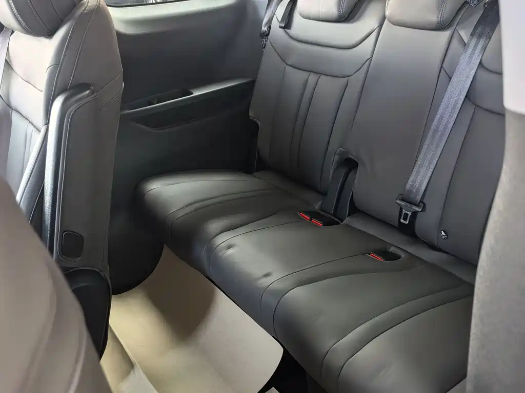 SAIC MAXUS EVERYONE 7