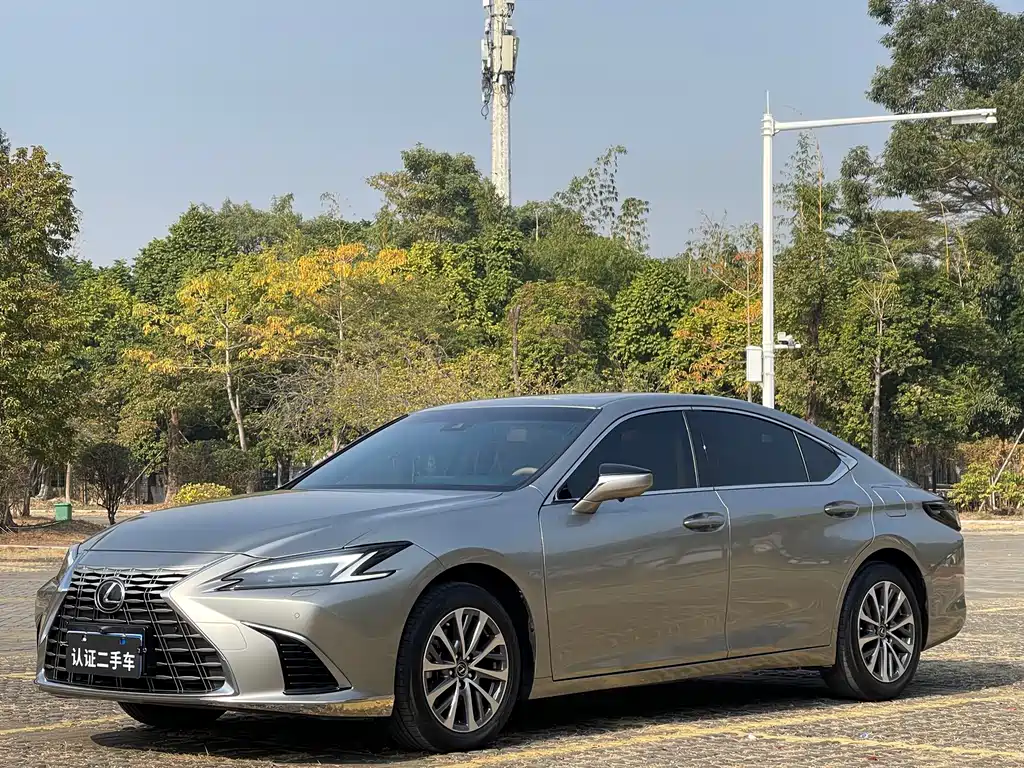Купить Lexus ES