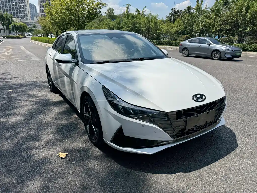 Hyundai Elantra — миниатюра 3