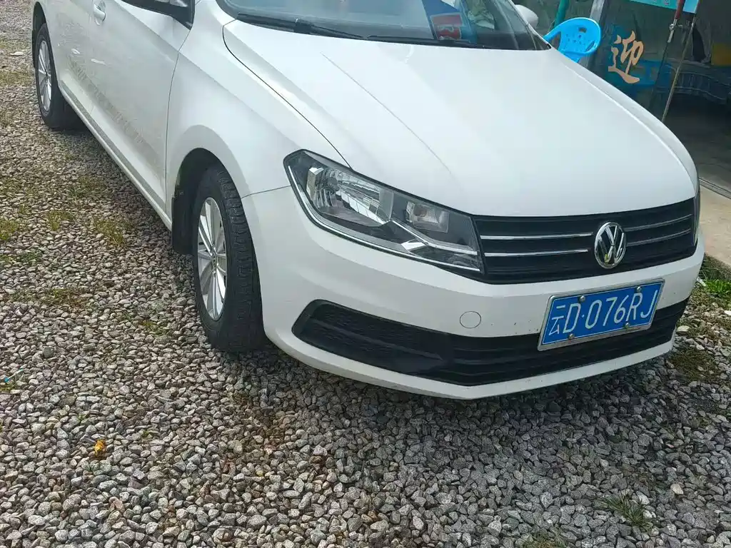 Volkswagen Santana — миниатюра 2
