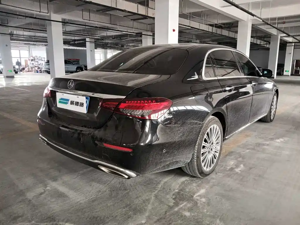 Mercedes-Benz E-Class — миниатюра 6