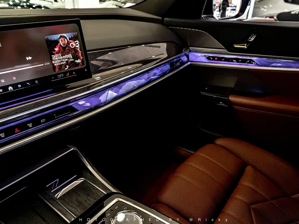 BMW 7 SERIES