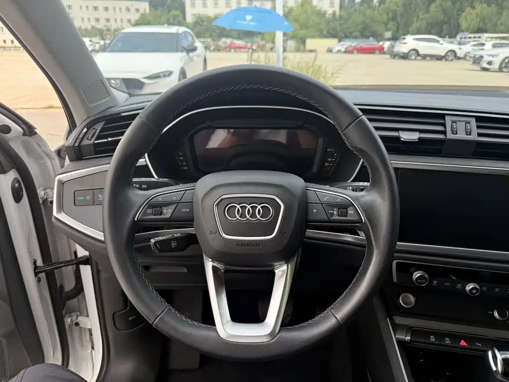 Audi Q3 — фотографии объявления, Фото 12