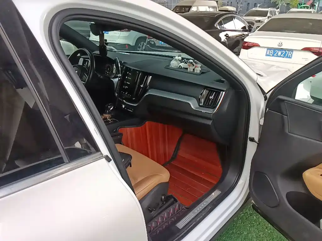 Volvo XC60 — миниатюра 19