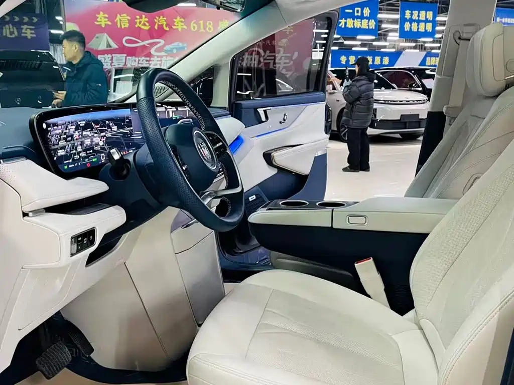 BUICK GL8 NEW ENERGY