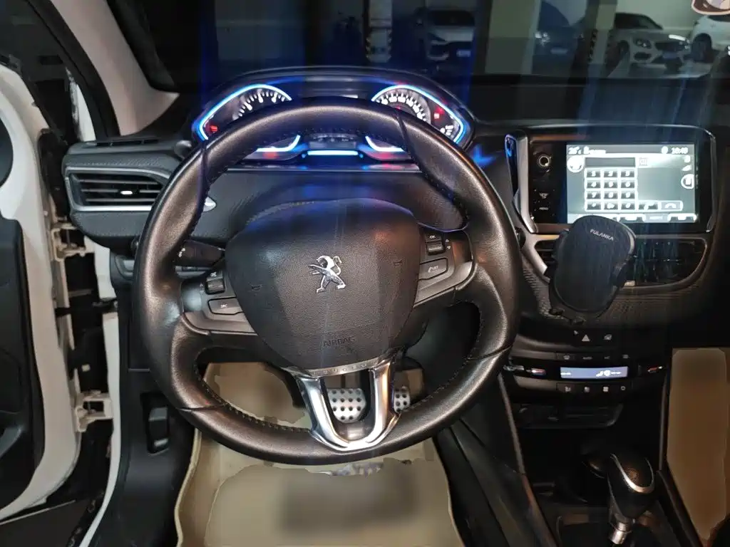 Peugeot 2008 — миниатюра 6