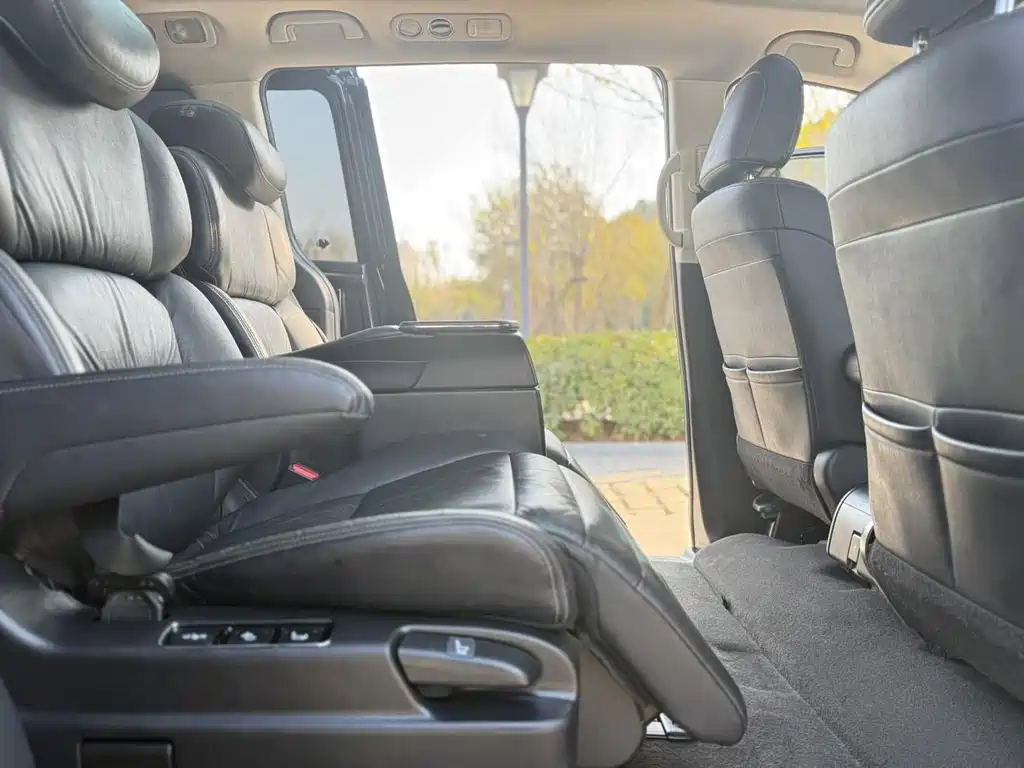 Honda Elysion — миниатюра 7