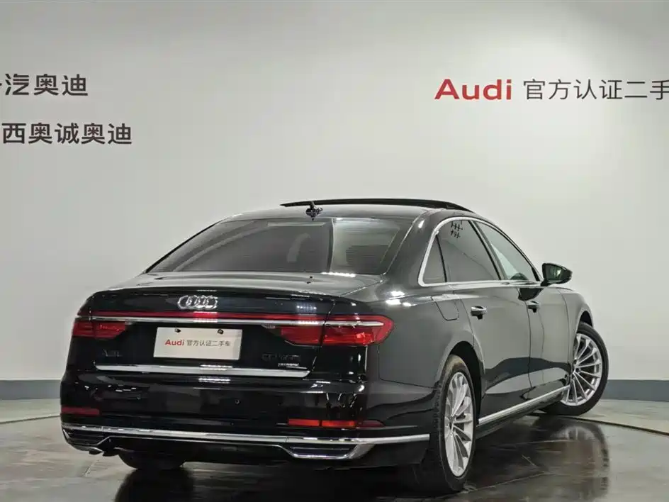 AUDI A8