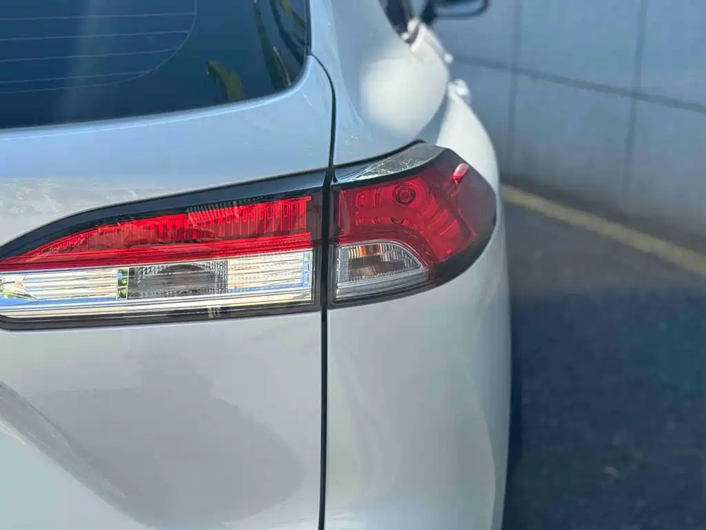 Toyota Corolla Cross — миниатюра 13
